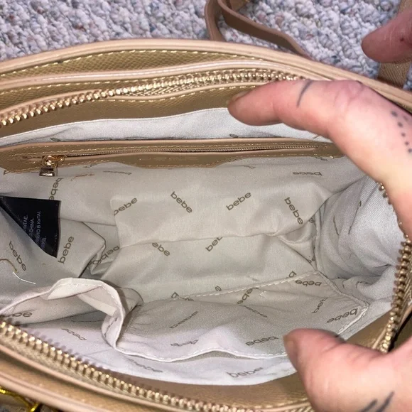 🧸 4FER BEBE, Doe and Rae shirt bundle - Picture 11 of 11